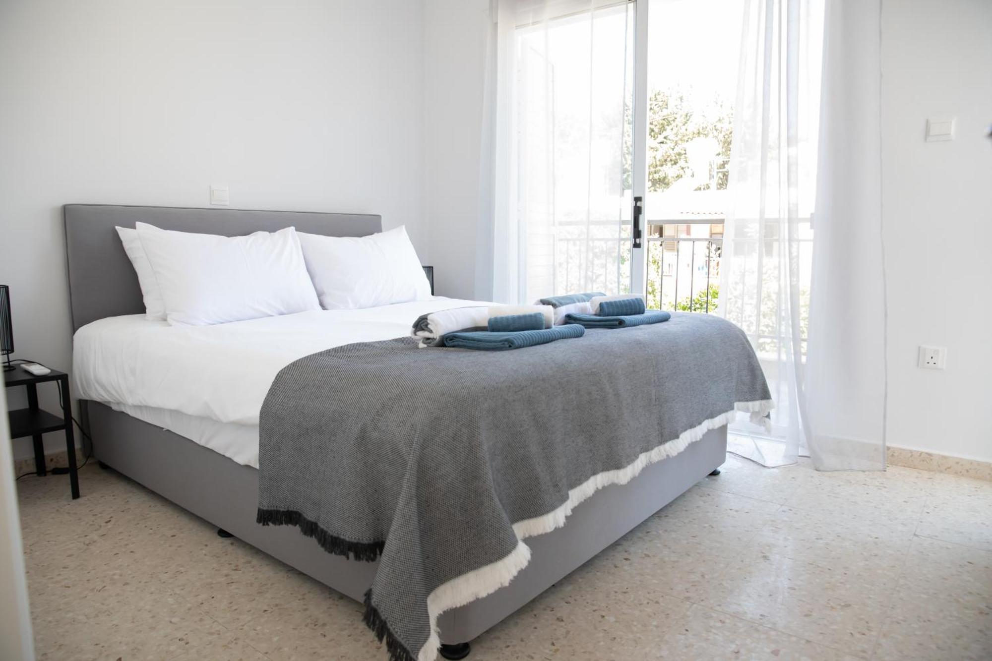 Villa Taheli Riverside Townhouse In Tourist Area *