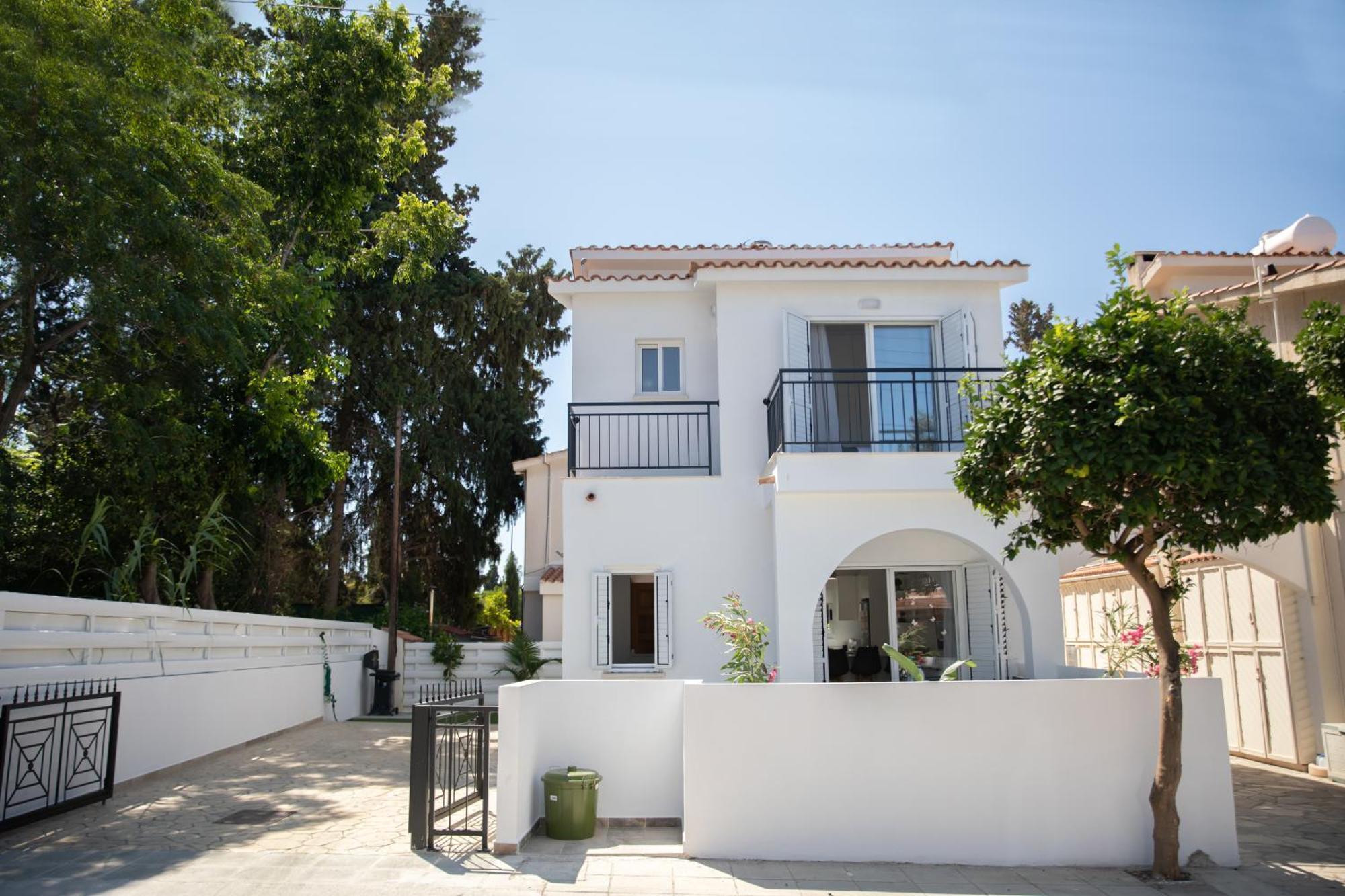 Villa Taheli Riverside Townhouse In Tourist Area Paphos